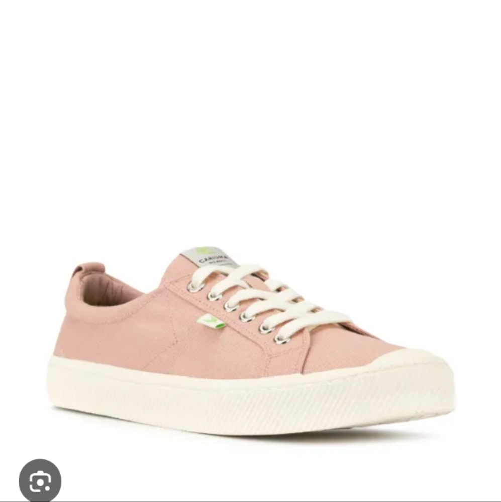 Cariuma Oca Low Sneaker